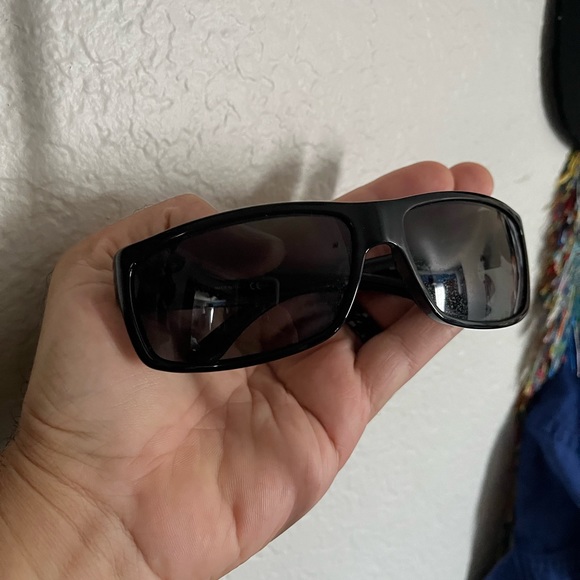 Black Gucci sunglasses - Picture 1 of 4